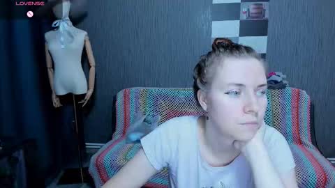 Ella online show from October 26, 10:10 am