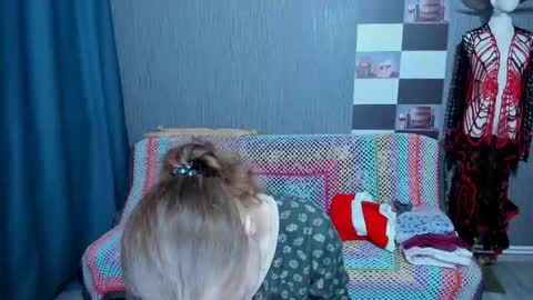 Ella online show from December 15, 7:34 am