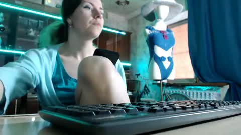 Snapshot of pa1e_pr1ncess chatting on May 13, 6:22 am Ella online show from May 13, 6:22 am