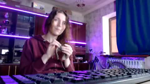 Snapshot of pa1e_pr1ncess chatting on May 23, 5:45 am Ella online show from May 23, 5:45 am