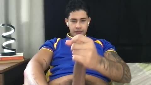Javi    online show from July 11, 7:16 pm