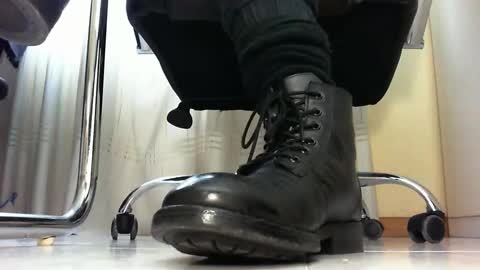 Snapshot of pablomenesssl chatting on February 1, 1:30 pm Pablo Meness online show from February 1, 1:30 pm