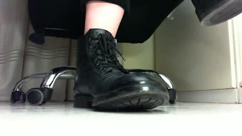 Snapshot of pablomenesssl chatting on February 28, 10:06 pm Pablo Meness online show from February 28, 10:06 pm