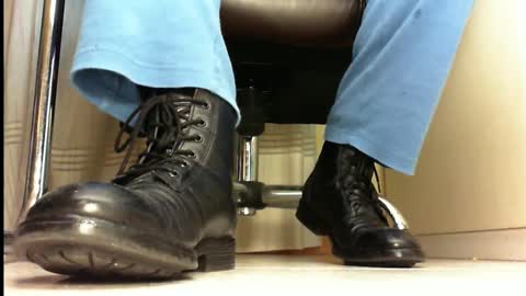 Snapshot of pablomenesssl chatting on March 9, 5:28 pm Pablo Meness online show from March 9, 5:28 pm