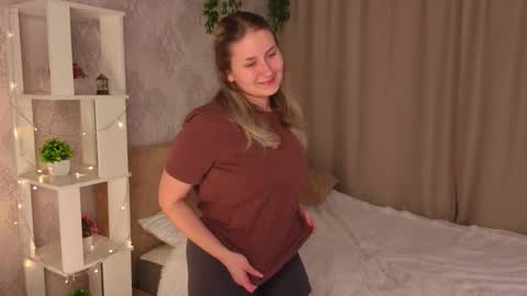 Snapshot of pagecupps chatting on December 17, 6:47 pm Betty online show from December 17, 6:47 pm