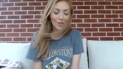 paigewhispers21 online show from April 12, 4:12 pm