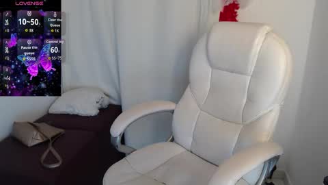 paiperhalliwey online show from November 26, 6:31 pm