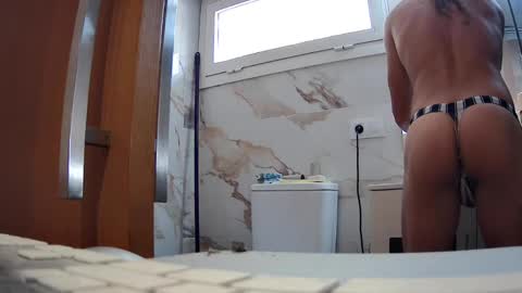 Snapshot of pajarito358 chatting on October 18, 10:27 am Pajarito lindo online show from October 18, 10:27 am