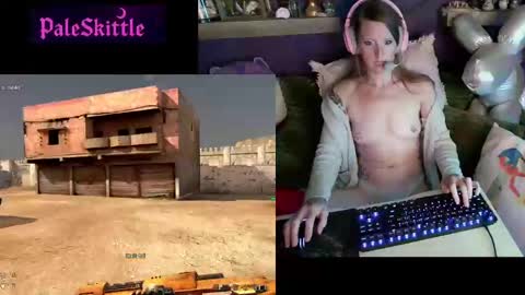 Snapshot of paleskittle chatting on October 5, 9:24 pm Pale Skittle online show from October 5, 9:24 pm