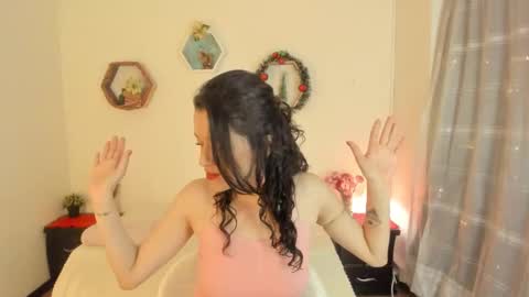 Paloma  online show from December 18, 9:10 pm