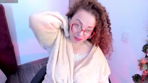 Snapshot of pam_hills chatting on March 11, 4:07 pm You can call me Mommy Goddess Queen online show from March 11, 4:07 pm