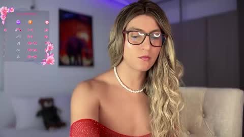 Snapshot of pame_leon chatting on January 18, 2:12 pm . online show from January 18, 2:12 pm