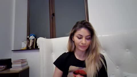 Pamela051087 online show from December 14, 7:07 pm