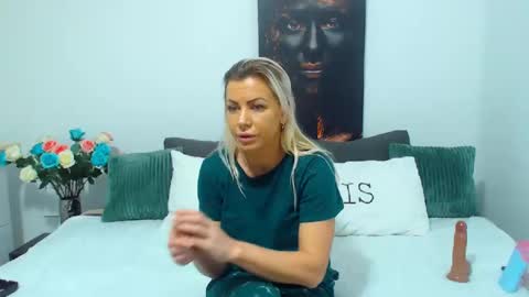 PAMEL ISSY online show from January 5, 3:02 pm