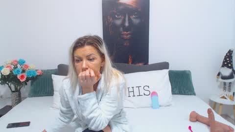 PAMEL ISSY online show from February 2, 1:08 pm