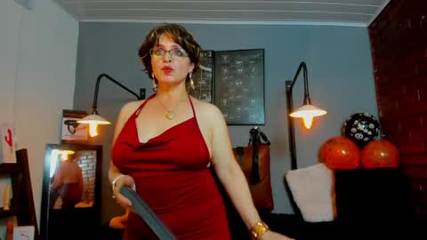 pamela_mature41 online show from May 6, 2:19 am