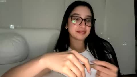 pamela_milleer online show from January 8, 12:35 am