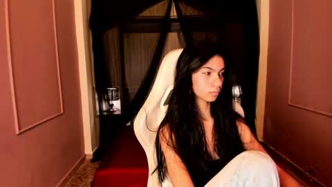 Snapshot of pamelaascott chatting on July 8, 4:06 am P A M online show from July 8, 4:06 am