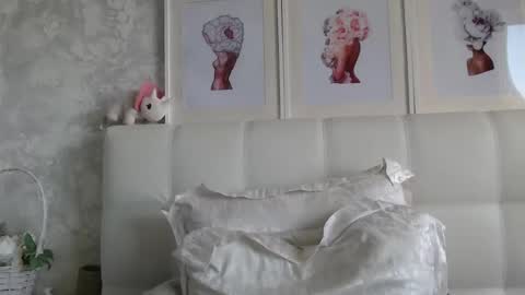 Snapshot of pamella_007 chatting on June 27, 12:22 pm Pamella online show from June 27, 12:22 pm