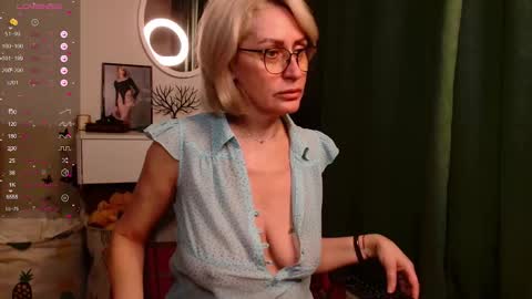 pamellamurphy online show from March 17, 1:10 am