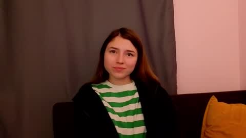 Snapshot of pamilarakestraw chatting on October 18, 10:54 pm daniella online show from October 18, 10:54 pm