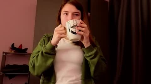 Snapshot of pamilarakestraw chatting on October 19, 10:10 pm daniella online show from October 19, 10:10 pm