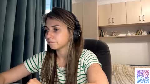 Snapshot of pamulahallquist chatting on July 11, 4:21 pm Lia online show from July 11, 4:21 pm