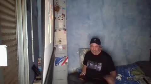 fla online show from May 12, 7:33 pm