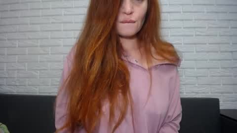 Snapshot of pandora_best chatting on February 9, 8:11 am Lolo online show from February 9, 8:11 am