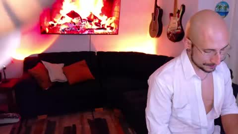    online show from April 22, 10:55 pm