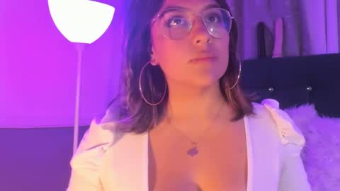 Snapshot of pandoracherry chatting on February 4, 3:33 am Pandora online show from February 4, 3:33 am