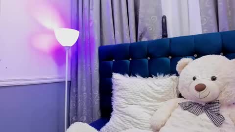 Snapshot of pandoracherry chatting on February 13, 6:20 am Pandora online show from February 13, 6:20 am