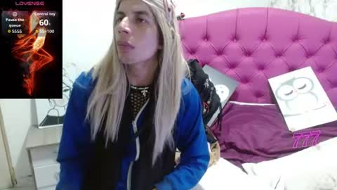 Snapshot of pantera_white chatting on June 18, 5:51 am pantera_white online show from June 18, 5:51 am