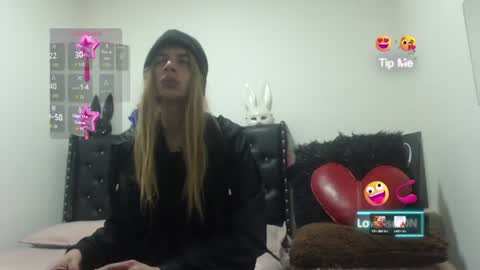 Snapshot of pantera_white chatting on July 13, 3:26 pm pantera_white online show from July 13, 3:26 pm