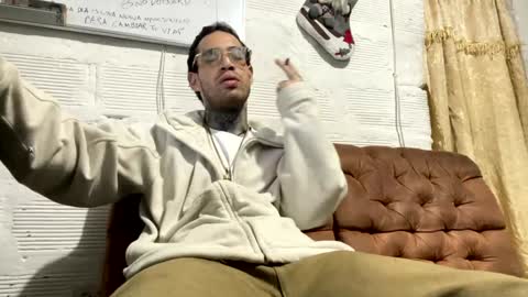 Snapshot of panthers_room chatting on December 22, 11:22 am panthers_room online show from December 22, 11:22 am