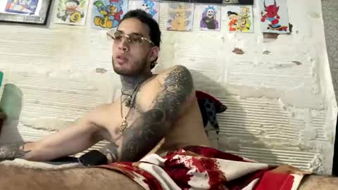 Snapshot of panthers_room chatting on January 1, 7:32 pm panthers_room online show from January 1, 7:32 pm