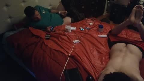 Snapshot of pantslesstraveler_plt chatting on February 27, 3:47 am PantsLessTraveler online show from February 27, 3:47 am