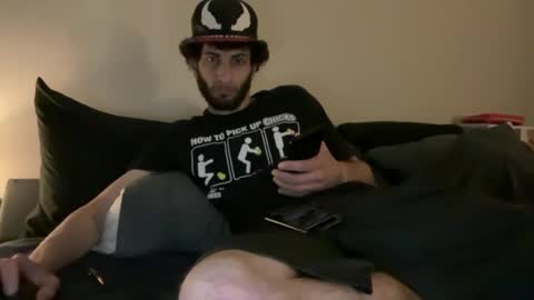 Snapshot of pantslesstraveler_plt chatting on September 18, 5:59 pm PantsLessTraveler online show from September 18, 5:59 pm