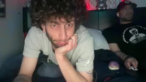 Snapshot of pantslesstraveler_plt chatting on November 27, 11:01 am PantsLessTraveler online show from November 27, 11:01 am