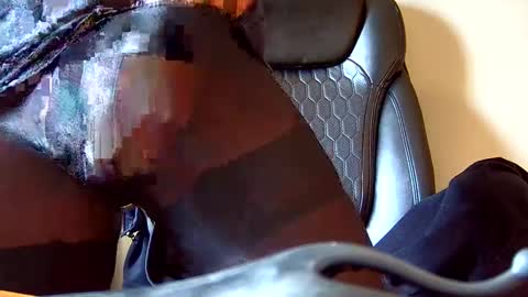 pantyhoseplay1 online show from November 10, 7:13 pm