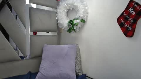 Paola Lyon online show from January 6, 3:19 pm