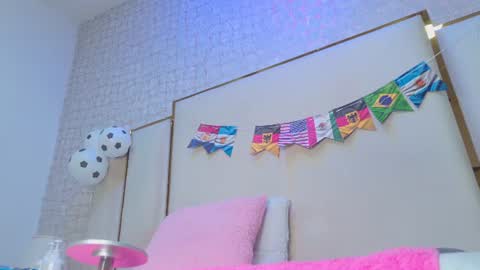 Snapshot of paolaa_rodriguez chatting on June 29, 9:48 am Paola online show from June 29, 9:48 am