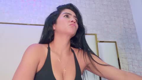 Snapshot of paolaa_rodriguez chatting on July 18, 12:20 pm Paola online show from July 18, 12:20 pm