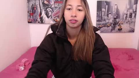 Paola online show from December 4, 12:03 pm