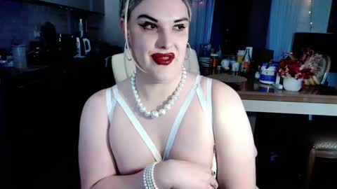 Sarina Williams online show from April 24, 5:54 am