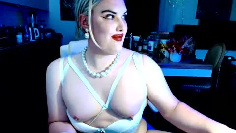 Sarina Williams online show from June 8, 1:44 pm