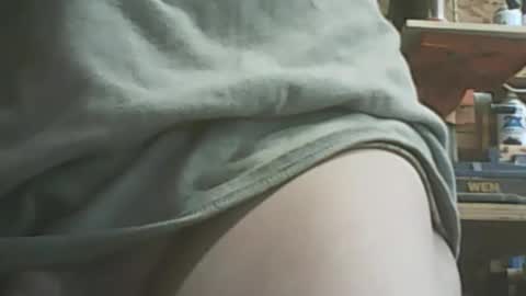 papajb70 online show from December 22, 2:08 am