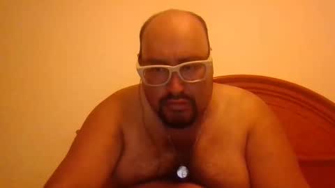 Snapshot of papi_adiel4 chatting on December 14, 7:36 am papi_adiel4 online show from December 14, 7:36 am