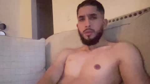 Snapshot of papicubano_guapo23cm chatting on November 8, 6:02 am papicubano_guapo23cm online show from November 8, 6:02 am