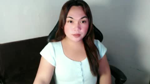 Snapshot of papigoddesslover chatting on June 19, 4:17 am Fina Dwarf online show from June 19, 4:17 am